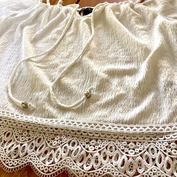 Beautiful White Boho Top with Lace Trim - Picture 9 of 9